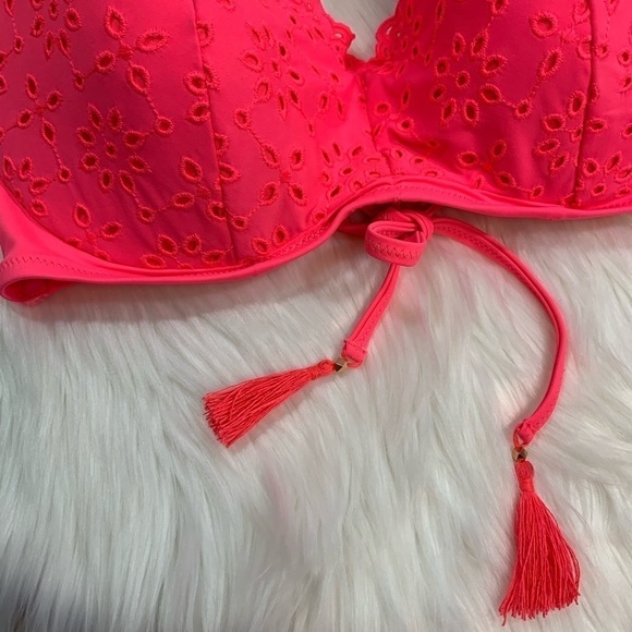 NWT Shade & Shore Eyelet Lace Bikini Top - Picture 6 of 11